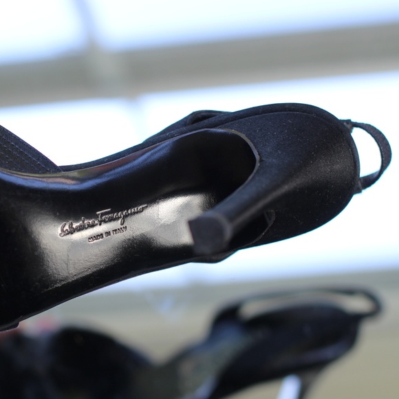 Salvatore Ferragamo Magnolia Slingback Pump - Picture 5 of 7